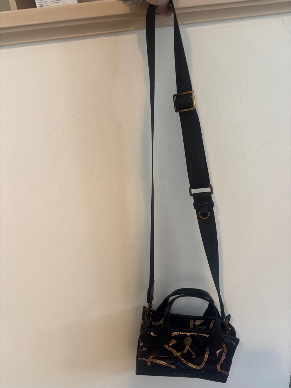 Kurt Geiger London mini Quilted Black Crossbody Bag with Gold Chain Print - Picture 5 of 12
